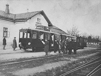 Motorový vůz M 11.002 s přípojným vozem CDv/u v Osoblaze/Hotzenplotz 27. listopadu 1928, foto: sbírka Roman Jeschke