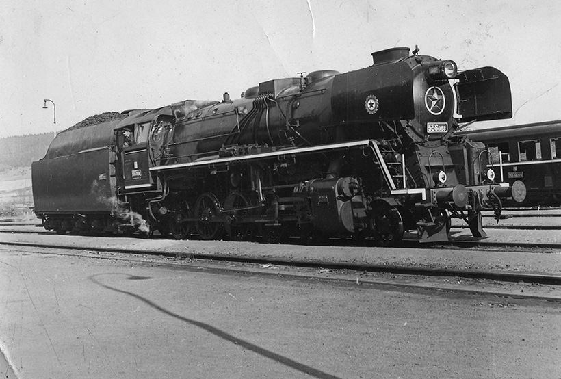 Lokomotiva 556.0158 v Kostelci u Jihlavy v roce 1958, foto: sbírka Roman Jeschke