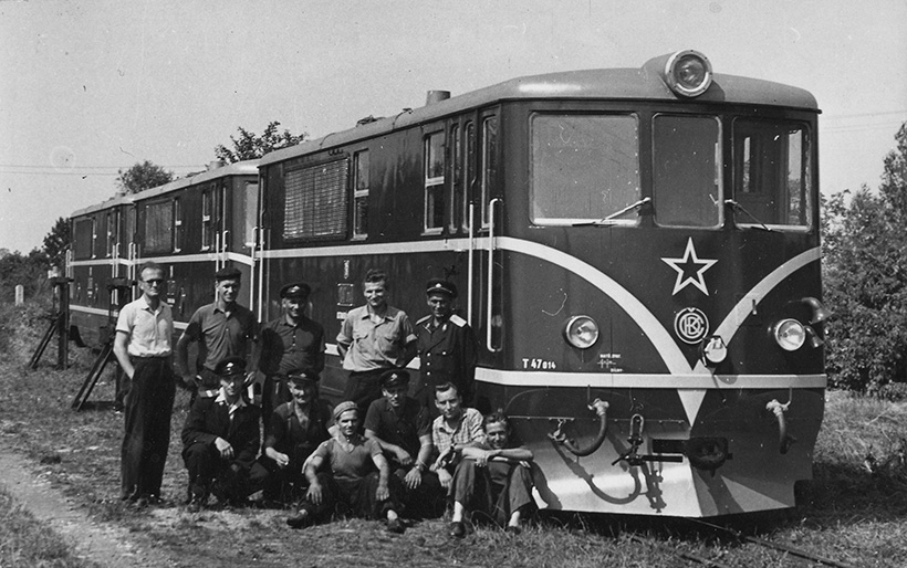 Dodávka nových lokomotiv do Osoblahy v roce 1958 s T 47.014 v popředí, foto: sbírka Roman Jeschke