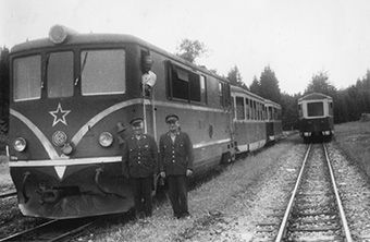 Túčka a Balmy v roce 1967 ve Chválkově neboli T 47.015 s trojicí vozů Balm/u, které spolu dodnes tvoří nerozlučnou dvojici, foto: sbírka Roman Jeschke